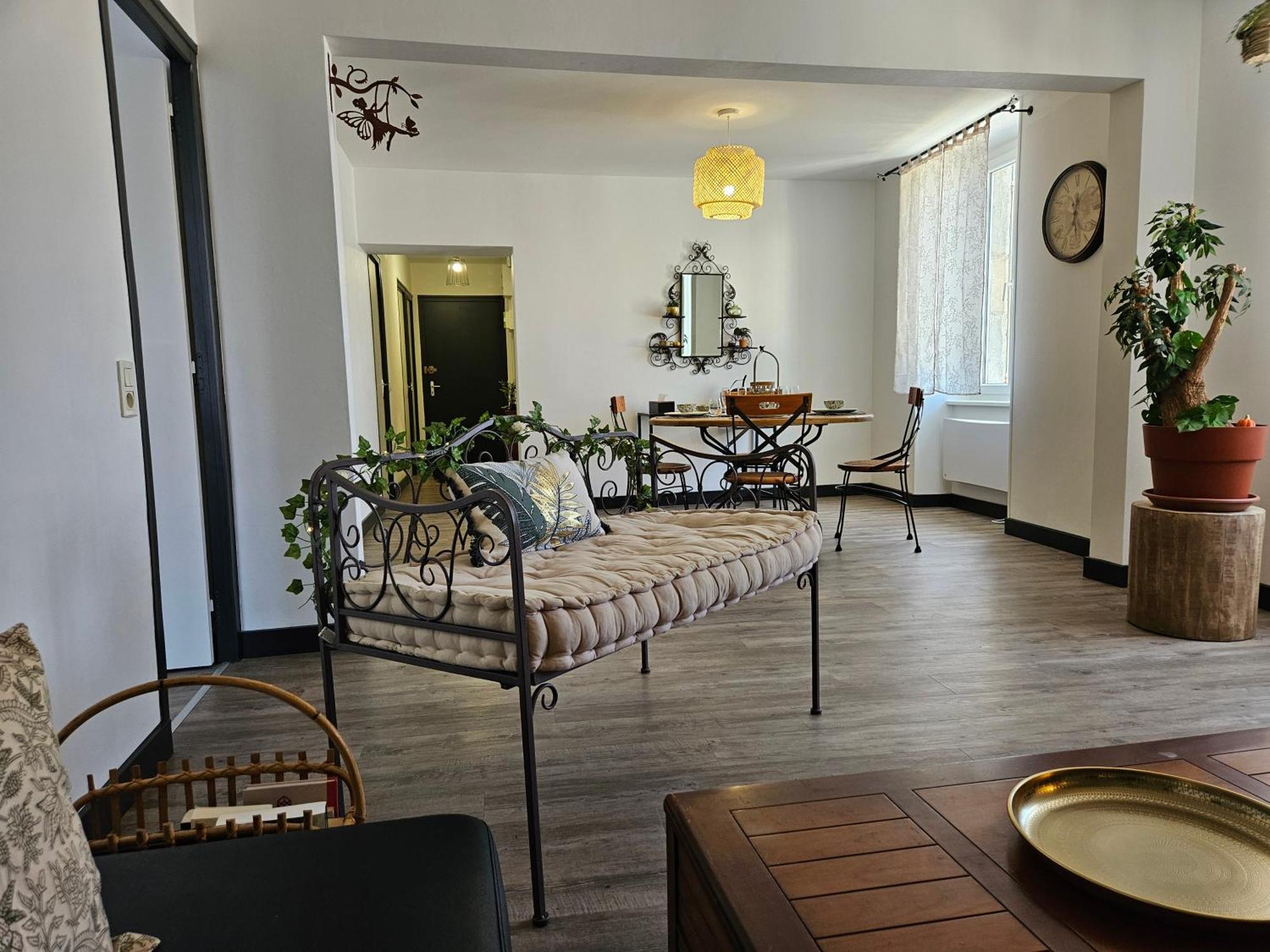 Appartement Le Jardin Imaginaire Champagnole Bagian luar foto